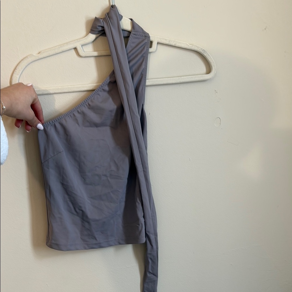 Edikted Gray One-Shoulder Top